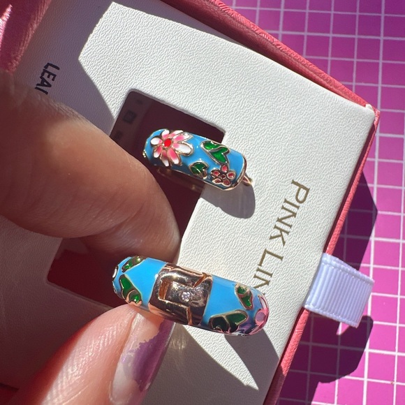 Pink linen clip on earrings blue gold tone flower loop LEAD SAFE NICKEL FREE NIB - Picture 7 of 10